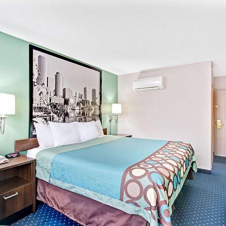 Hotel Super 8 By Wyndham Brockton Exteriér fotografie