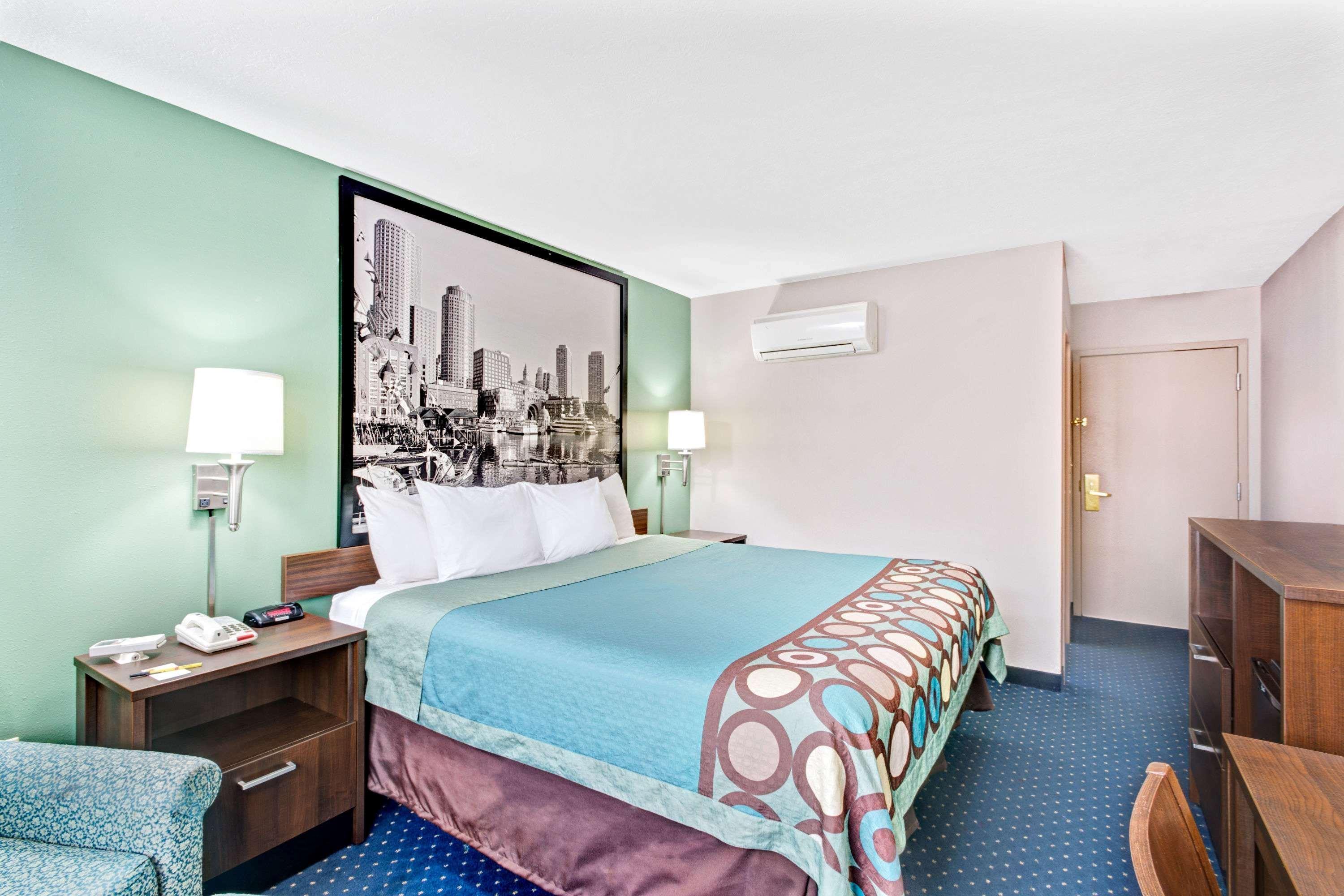 Hotel Super 8 By Wyndham Brockton Exteriér fotografie