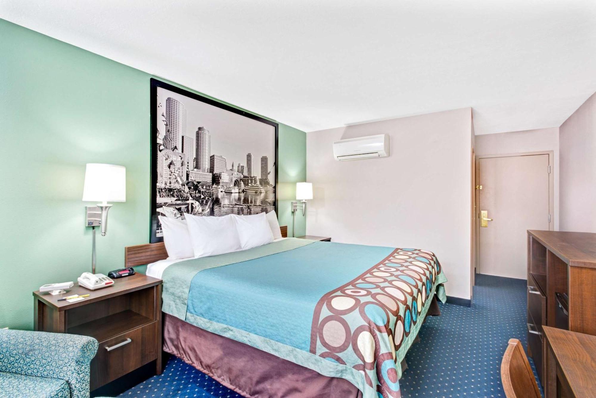 Hotel Super 8 By Wyndham Brockton Exteriér fotografie