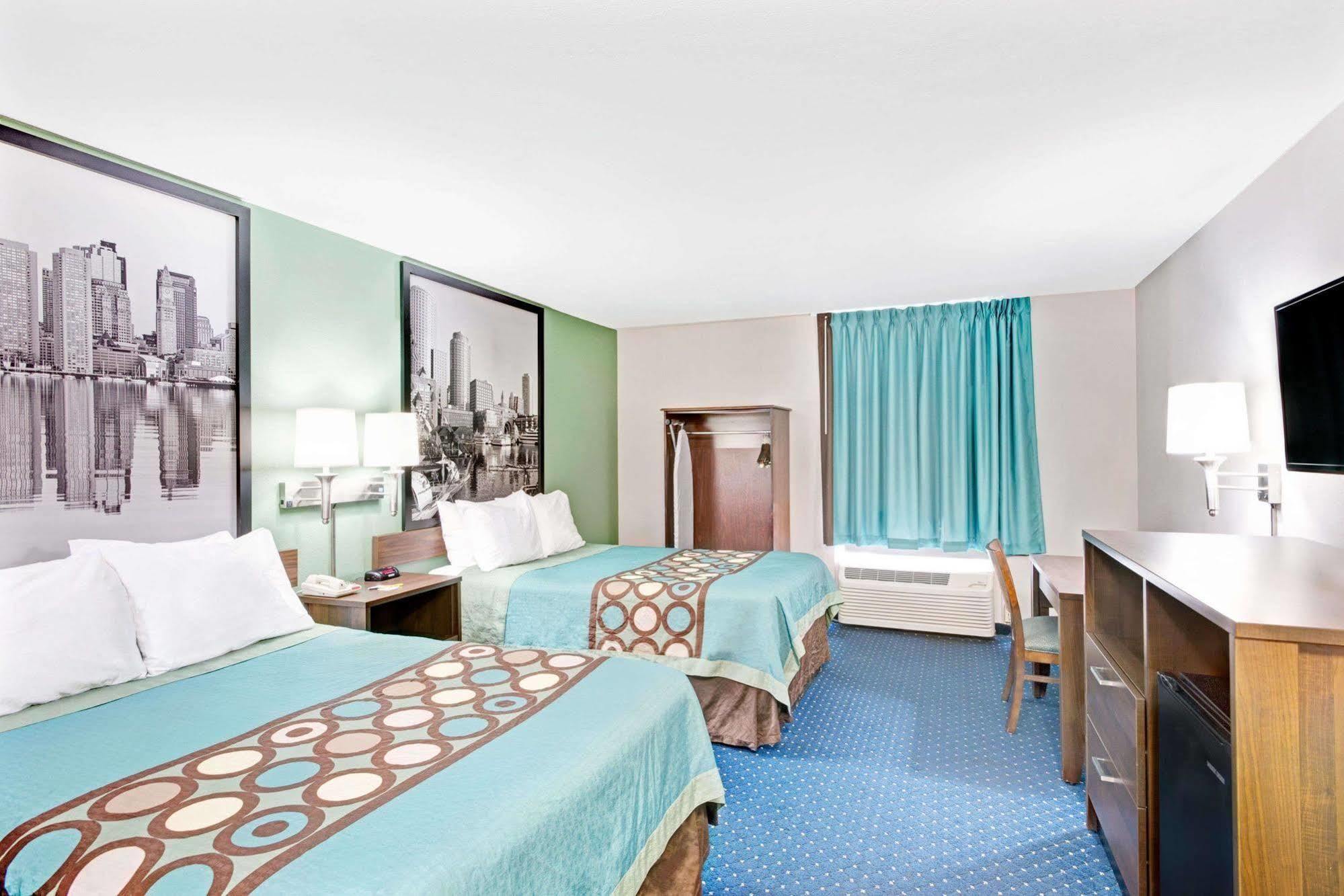 Hotel Super 8 By Wyndham Brockton Exteriér fotografie